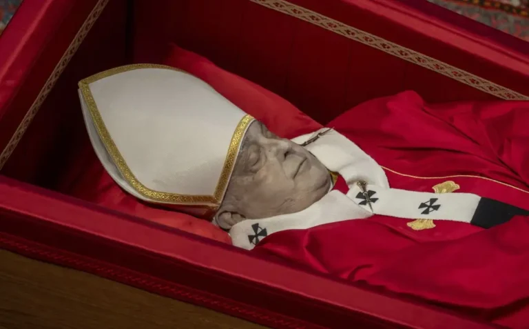 ΕΠΙΒΕΒΛΗΜΕΝΗ ΔΙΚΑΙΟΚΡΙΣΙΑ ΣΤΟΝ ΑΠΟΘΑΝΟΝΤΑ «ΠΑΠΑ» ΦΡΑΓΚΙΣΚΟ