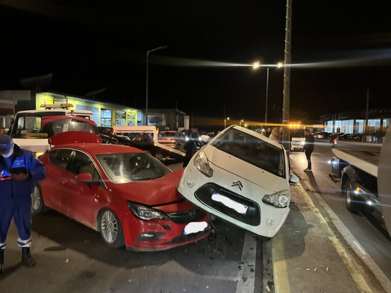 ΤΕΡΑΣΤΙΑ ΚΑΡΑΜΠΟΛΑ 7 ΑΥΤΟΚΙΝΗΤΩΝ ΣΤΟΝ ΚΟΜΒΟ ΖΑΦΕΙΡΗ ΣΤΗΝ ΚΑΛΑΜΑΤΑ