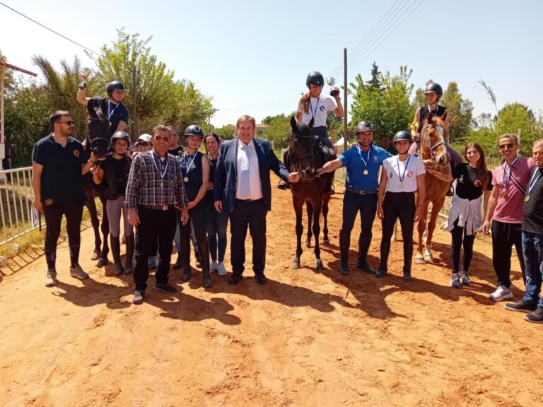 ΕΝΤΥΠΩΣΙΑΣΑΝ ΟΙ ΙΠΠΙΚΟΙ ΑΓΩΝΕΣ ΣΤΟ ΠΛΑΤΥ ΚΑΛΑΜΑΤΑΣ ΜΕΣΣΗΝΙΑΣ ΑΝΗΜΕΡΑ Τ …