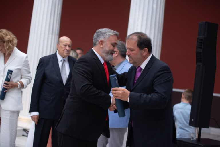 ΠΑΡΟΥΣΙΑ ΤΟΥ ΠΡΟΕΔΡΟΥ ΤΗΣ ΔΗΜΟΚΡΑΤΙΑΣ ΤΟ ΒΡΑΒΕΙΟ ΠΡΩΤΟΤΥΠΟΥ ΔΗΜΟΣΙΟΓΡΑ …