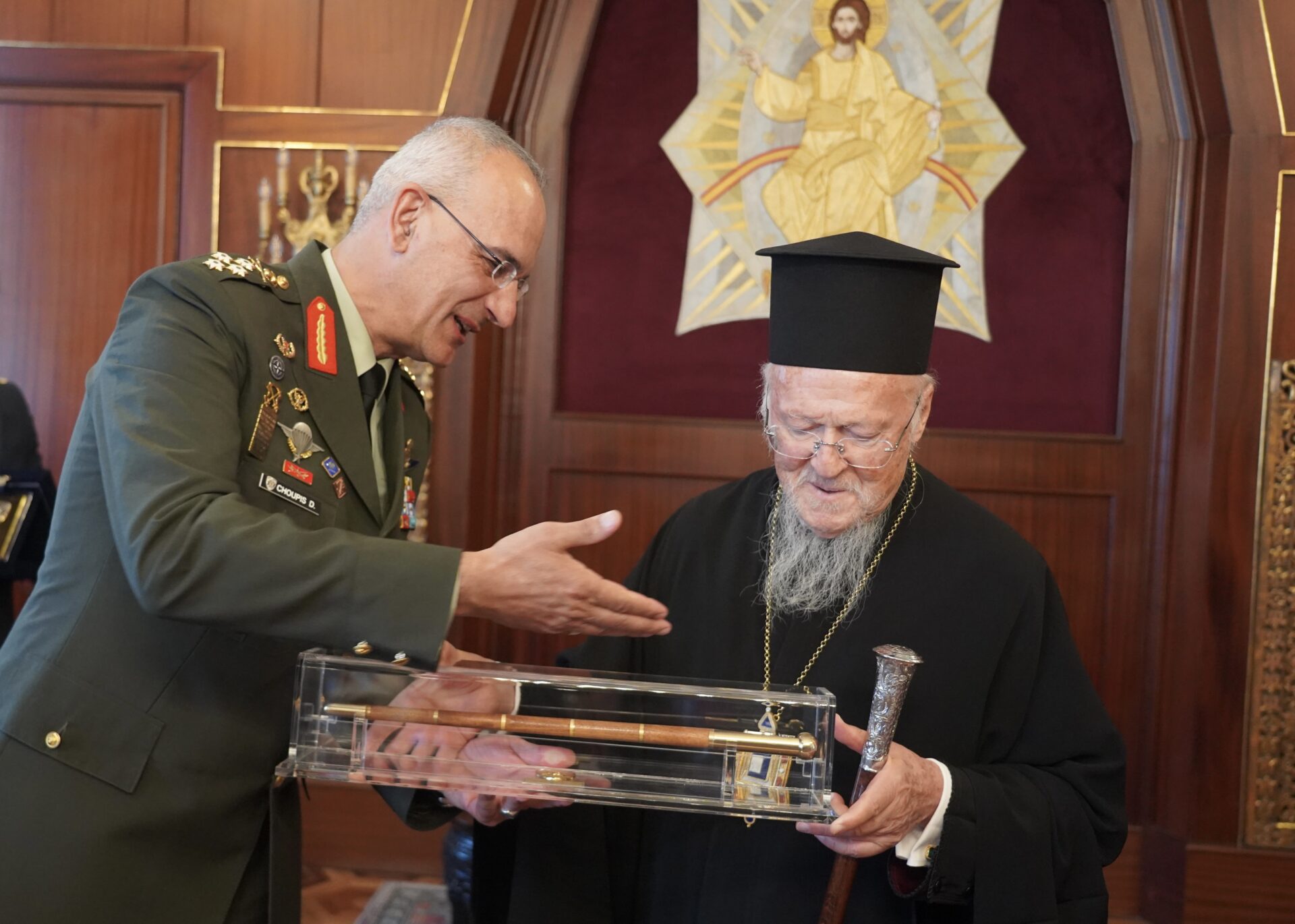 Ο ΑΡΧΗΓΟΣ ΓΕΕΘΑ ΤΗΣ ΕΛΛΑΔΟΣ ΣΤΟ ΦΑΝΑΡΙ