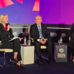 ΤΟ ΒΙΒΛΙΟ ”ΑΝΑΣΕΣ ΜΙΑ ΑΗΧΗΣ ΣΙΩΠΗΣ” ΠΡΟΣΕΦΕΡΕ ΣΤΟΝ ΑΡΧΙΕΠΙΣΚΟΠΟ Ο  ΥΠΕΥΘΥΝΟΣ ΤΟΥ ΓΡΑΦΕΙΟΥ ΤΥΠΟΥ ΤΗΣ ΙΕΡΑΣ ΣΥΝΟΔΟΥ ΚΑΙ ΓΝΩΜΙΚΟΓΡΑΦΟΣ  ΓΙΩΡΓΟΣ ΒΑΣΙΛΕΙΟΥ