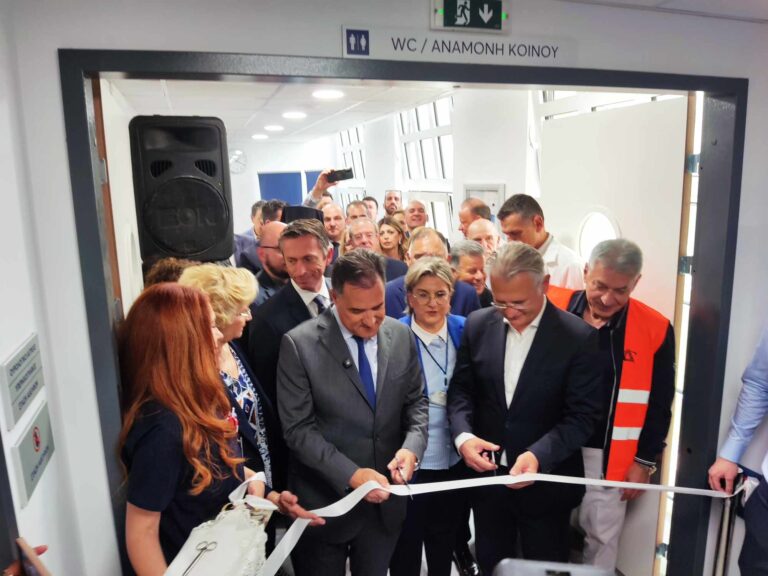 ΣΤΗ ΚΑΛΑΜΑΤΑ Ο ΥΠΟΥΡΓΟΣ ΥΓΕΙΑΣ ΆΔΩΝΙΣ ΓΕΩΡΓΙΑΔΗΣ