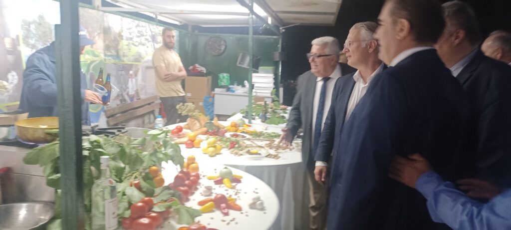 0 02 05 b5c380cb21b258396d5e15843a79e410ba1fcaae00355e9e90265ed322a09d46 b51194119fe2fb65