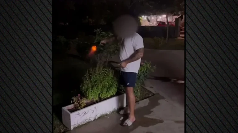 ΡΟΜΑ ΠΥΡΟΒΟΛΟΥΣΕ  ΜΕ UZI ΚΑΤΑ ΡΙΠΑΣ ΕΞΩ ΑΠΟ ΝΥΧΤΕΡΙΝΟ ΚΕΝΤΡΟ – ΕΙΧΕ ΣΥ …