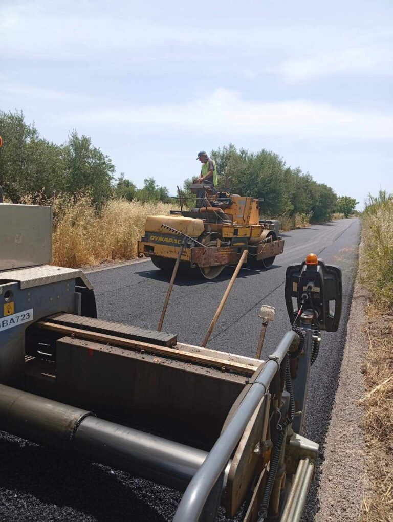 ΑΣΦΑΛΤΟΣΤΡΩΣΕΙΣ ΣΕ ΑΓΡΟΤΙΚΕΣ ΟΔΟΥΣ ΤΟΥ ΔΗΜΟΥ