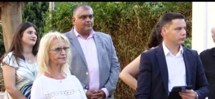 1b0fddb1 106d 4484 93f1 0bb6c89b0272