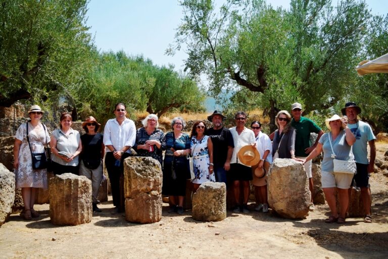 ΟΙ ΕΘΕΛΟΝΤΕΣ ΑΡΙΟΧΩΡΙΟΥ ΣΤΗΡΙΖΟΥΝ ΤΙΣ ΤΙΤΑΝΙΕΣ ΠΡΟΣΠΑΘΕΙΕΣ ΤΗΣ  ΔΡ. ΞΕ …