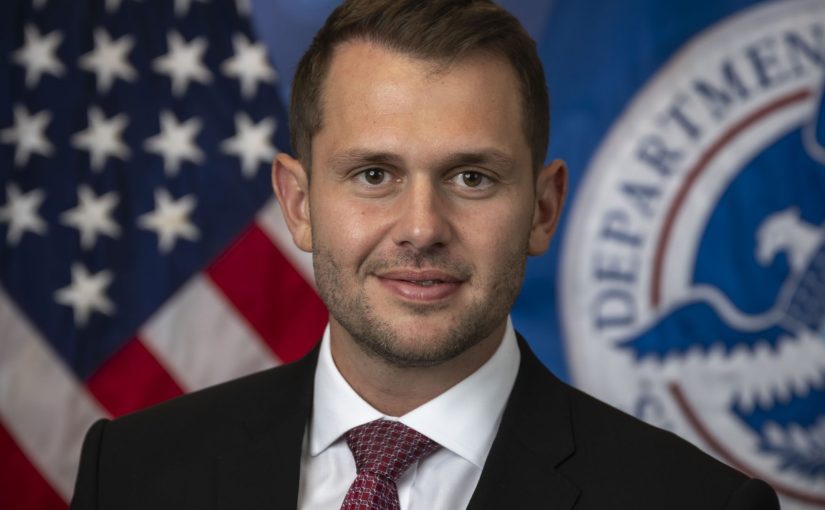 ΒΟΗΘΟΣ ΥΠΟΥΡΓΟΥ ΕΣΩΤΕΡΙΚΗΣ ΑΣΦΑΛΕΙΑΣ ΤΩΝ ΗΠΑ Ο ΑΡΗΣ ΚΟΥΡΚΟΥΜΕΛΗΣ