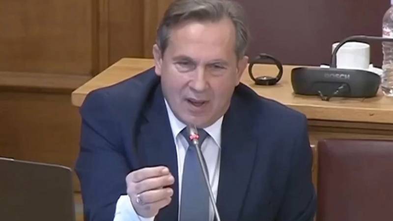 «ΝΙΚΗ»: ΔΙΕΓΡΑΦΗ Ο Ν. ΒΡΕΤΤΟΣ – ΣΤΟΥΣ ΟΚΤΩ ΒΟΥΛΕΥΤΕΣ ΠΕΦΤΕΙ Η ΔΥΝΑΜΗ ΤΗΣ ΚΟΙΝΟΒΟΥΛΕΥΤΙΚΗΣ ΟΜΑΔΑΣ