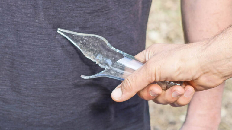 ΧΑΡΑΚΩΣΕ ΜΕ ΓΥΑΛΙ ΓΟΝΕΙΣ ΚΑΙ ΑΔΕΛΦΟ ΕΠΕΙΔΗ ΚΑΛΕΣΑΝ ΙΕΡΕΑ ΝΑ ΔΙΑΒΑΣΕΙ Ε …