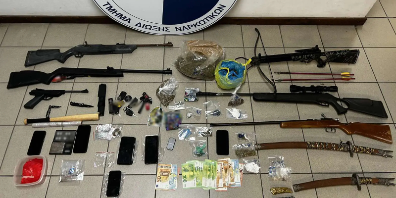 EΞΑΡΘΡΩΘΗΚΕ ΕΓΚΛΗΜΑΤΙΚΗ ΟΜΑΔΑ ΠΟΥ ΔΙΑΚΙΝΟΥΣΕ ΝΑΡΚΩΤΙΚΑ – 15 ΣΥΛΛΗΨΕΙΣ ΚΑΙ ΔΙΚΟΓΡΑΦΙΑ ΓΙΑ 24 ΑΤΟΜΑ – 7 ΑΝΗΛΙΚΟΙ ΦΕΡΟΝΤΑΙ ΝΑ ΕΧΟΥΝ ΕΜΠΛΟΚΗ