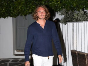 Ο Σ. ΤΣΙΤΣΙΠΑΣ ΕΤΡΕΧΕ ΜΕ 210 ΧΛΜ./ΩΡΑ ΣΤΗΝ ΑΤΤΙΚΗ ΟΔΟ! – ΠΡΟΣΤΙΜΟ 2.000€ ΚΑΙ ΑΦΑΙΡΕΣΗ ΤΟΥ ΔΙΠΛΩΜΑΤΟΣ ΓΙΑ ΕΝΑ ΧΡΟΝΟ!