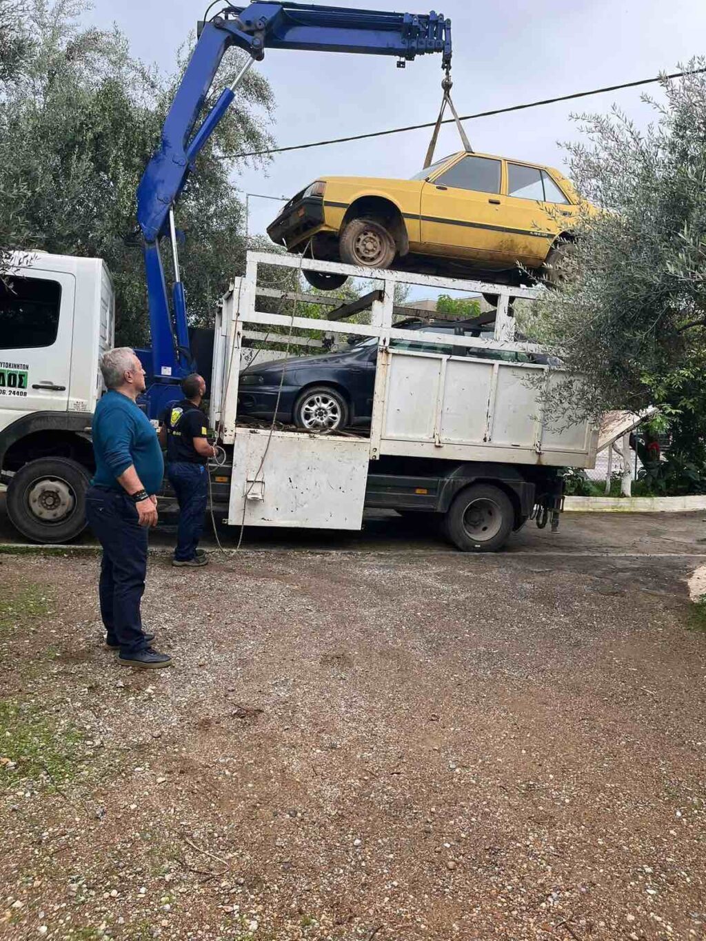 ΣΥΝΕΧΙΖΕΤΑΙ Η ΑΠΟΜΑΚΡΥΝΣΗ ΤΩΝ ΕΓΚΑΤΑΛΕΛΕΙΜΜΕΝΩΝ ΟΧΗΜΑΤΩΝ ΑΠΟ ΔΡΟΜΟΥΣ ΤΗΣ ΚΑΛΑΜΑΤΑΣ