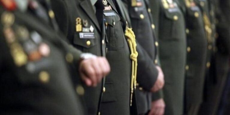 ΠΑΡΑΙΤΗΣΗ ΒΟΜΒΑ ΔΙΟΙΚΗΤΗ ΤΑΞΙΑΡΧΙΑΣ ΣΤΟΝ ΈΒΡΟ