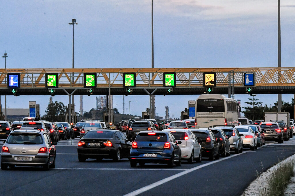 ΑΥΞΗΘΗΚΑΝ ΠΑΡΑΛΟΓΑ  ΑΠΟ 1Η ΙΑΝΟΥΑΡΙΟΥ 2026 ΟΙ ΤΙΜΕΣ ΣΤΑ ΔΙΟΔΙΑ: ΠΟΣΟ ΚΟΣΤΙΖΟΥΝ ΤΑ ΤΑΞΙΔΙΑ ΣΤΙΣ ΠΙΟ ΔΗΜΟΦΙΛΕΙΣ ΔΙΑΔΡΟΜΕΣ