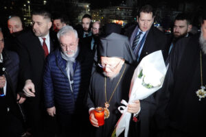 Ο ΟΙΚΟΥΜΕΝΙΚΟΣ ΠΑΤΡΙΑΡΧΗΣ ΣΤΟ ΓΗΠΕΔΟ ΤΟΥ ΠΑΟΚ ΓΙΑ ΤΟΥΣ 7 ΝΕΟΥΣ ΠΟΥ ΒΡΗΚΑΝ ΤΡΑΓΙΚΟ ΘΑΝΑΤΟ ΣΤΗ ΡΟΥΜΑΝΙΑ