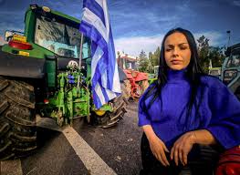 ΜΠΛΟΚΑ – ΑΠΟΧΩΡΗΣΑΝ  ΤΑ ΤΡΑΚΤΕΡ – ΟΙ ΕΠΟΜΕΝΕΣ ΚΙΝΗΣΕΙΣ