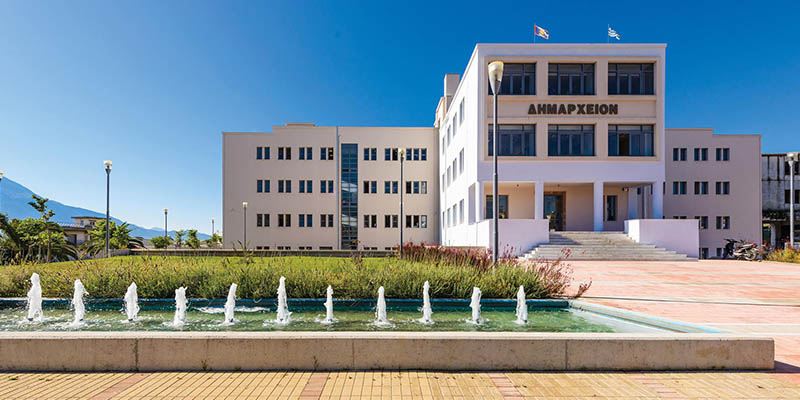 ΟΡΙΣΤΗΚΑΝ ΟΙ ΕΝΤΕΤΑΛΜΕΝΟΙ ΔΗΜΟΤΙΚΟΙ ΣΥΜΒΟΥΛΟΙ ΤΟΥ ΔΗΜΟΥ ΚΑΛΑΜΑΤΑΣ