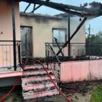 ΠΛΑΚΩΣΕ ΣΤΟ ΞΥΛΟ ΤΟΝ ΚΟΥΡΕΑ ΕΠΕΙΔΗ ΔΕΝ ΤΟΥ ΑΡΕΣΕ ΤΟ ΚΟΥΡΕΜΑ!