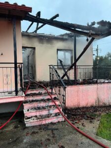 ΚΑΗΚΕ ΟΛΟΣΧΕΡΩΣ ΣΠΙΤΙ ΗΛΙΚΙΩΜΕΝΩΝ ΣΤΗΝ ΑΣΠΡΟΠΟΥΛΙΑ