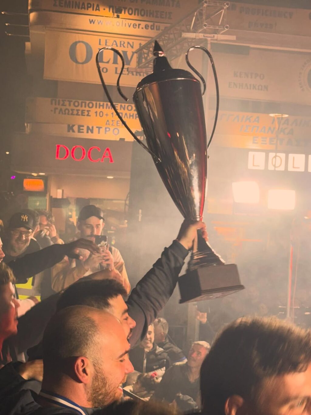 ΈΞΑΛΛΟΙ ΠΑΝΗΓΥΡΙΣΜΟΙ ΓΙΑ ΤΗΝ ΑΝΟΔΟ ΤΗΣ ΜΑΥΡΗΣ ΘΥΕΛΛΑΣ ΣΤΗ SUPER LEAGUE