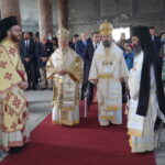 Ο ΟΙΚΟΥΜΕΝΙΚΟΣ ΠΑΤΡΙΑΡΧΗΣ ΜΕ ΤΟΝ ΑΡΧΙΕΠΙΣΚΟΠΟ ΑΛΒΑΝΙΑΣ ΣΤΗΝ ΚΑΠΠΑΔΟΚΙΑ