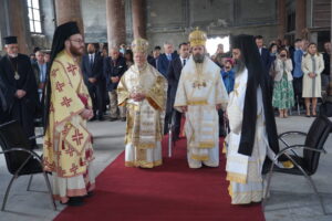 ΣΥΛΛΕΙΤΟΥΡΓΟ ΟΙΚΟΥΜΕΝΙΚΟΥ ΠΑΤΡΙΑΡΧΟΥ ΚΑΙ ΑΡΧΙΕΠΙΣΚΟΠΟΥ ΑΛΒΑΝΙΑΣ ΣΤΗΝ ΚΑΠΠΑΔΟΚΙΑ