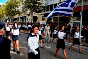 ΛΑΜΠΡΗ Η ΠΑΡΕΛΑΣΗ ΓΙΑ ΤΗΝ ΕΘΝΙΚΗ ΕΠΕΤΕΙΟ ΤΗΣ 28ΗΣ ΟΚΤΩΒΡΙΟΥ (Γυμνάσια)